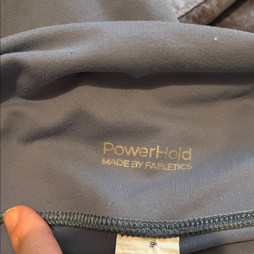 5 piece Activewear Bundle : Under Armour, fabletics - Picture 4 of 4